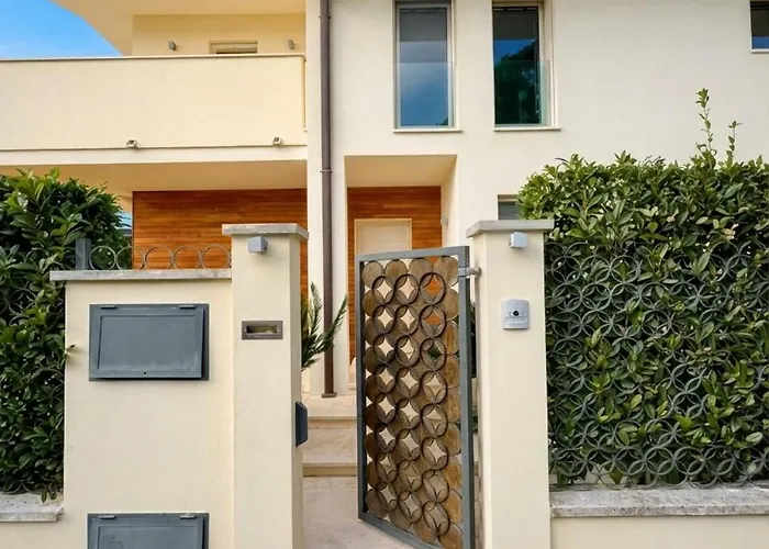 Morin, Dei Marmi * 马尔米堡