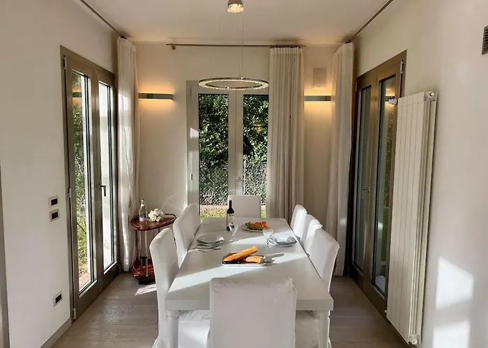 Villa Morin, Dei Marmi Forte dei Marmi