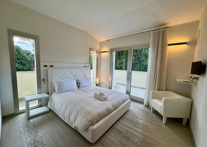 Villa Morin, Dei Marmi