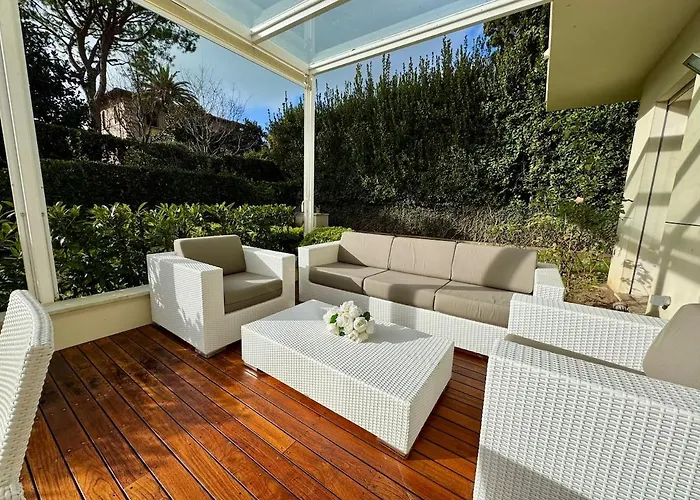 Morin, Dei Marmi Villa Forte dei Marmi